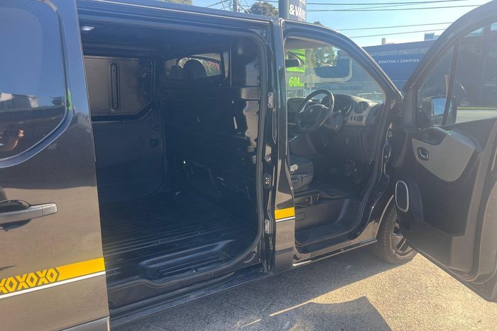 2017 Renault Trafic Formula Edition X82 Jet Black