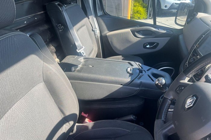 2017 Renault Trafic Formula Edition X82 Jet Black