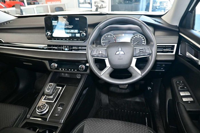 2022 Mitsubishi Outlander ES