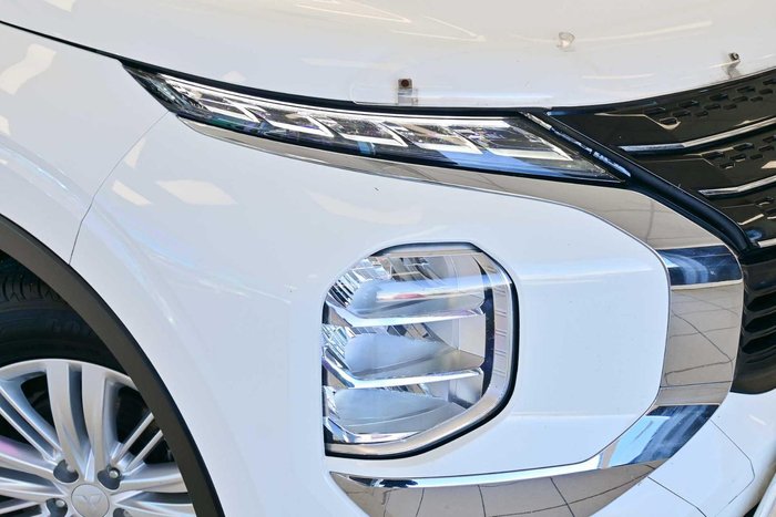 2022 Mitsubishi Outlander ES