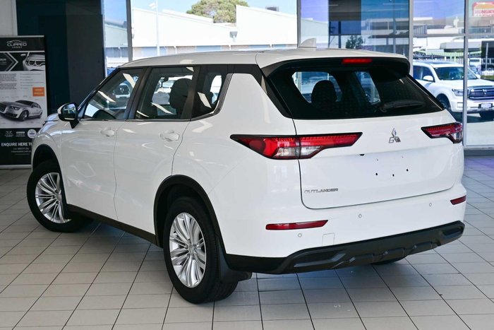 2022 Mitsubishi Outlander ES