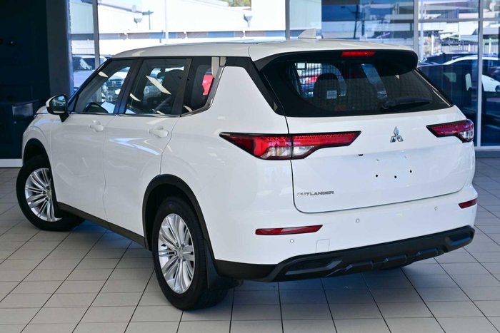 2022 Mitsubishi Outlander ES