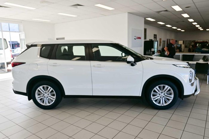 2022 Mitsubishi Outlander ES