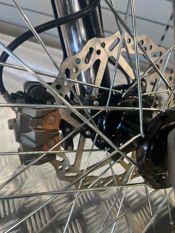 2025 Surron ULTRA BEE R BLACK