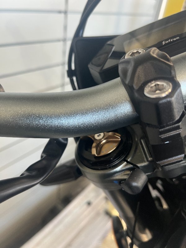 2025 Surron ULTRA BEE R BLACK