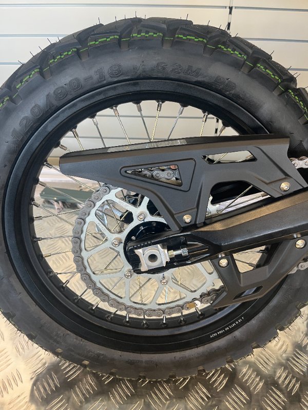 2025 Surron ULTRA BEE R BLACK