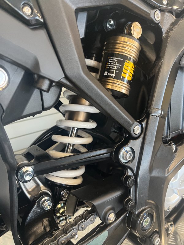 2025 Surron ULTRA BEE R BLACK