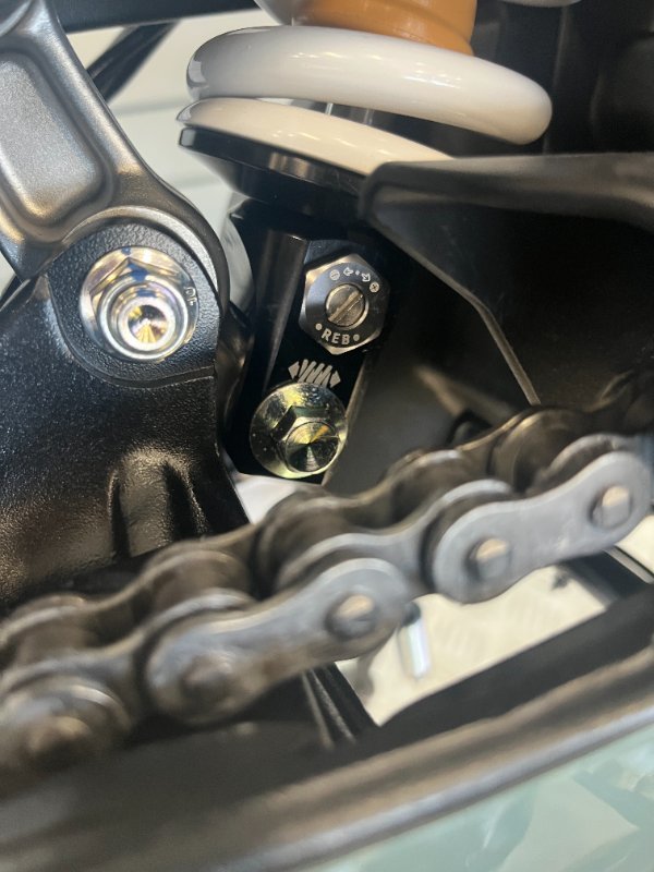 2025 Surron ULTRA BEE R BLACK