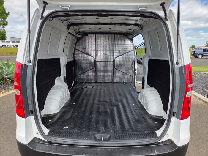 2018 Hyundai iLoad (No Badge)