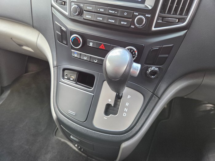 2018 Hyundai iLoad (No Badge)