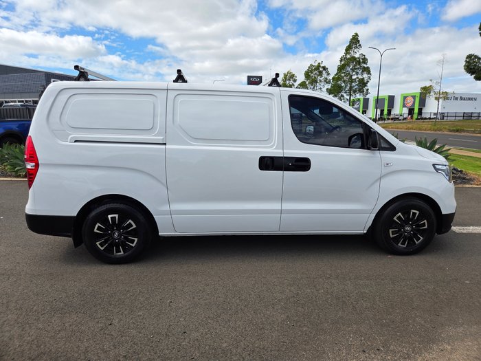 2018 Hyundai iLoad (No Badge)