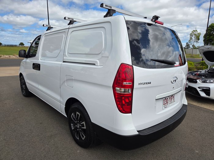 2018 Hyundai iLoad (No Badge)