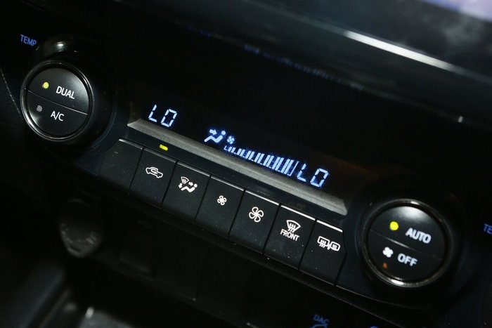 2021 Toyota Hilux SR5