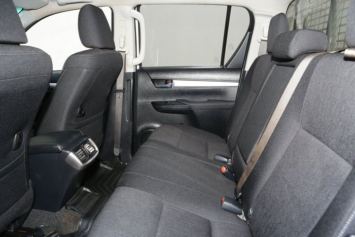 2021 Toyota Hilux SR5