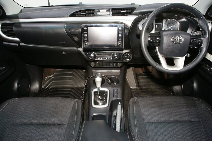 2021 Toyota Hilux SR5