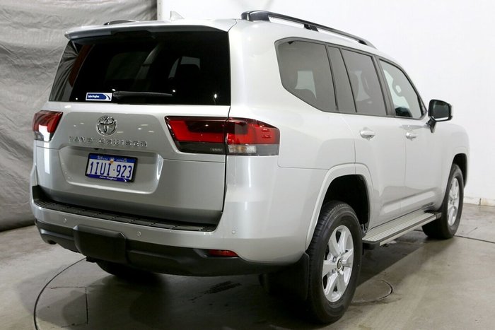 2023 Toyota Landcruiser GXL