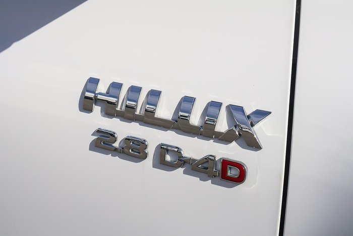 2023 Toyota Hilux SR