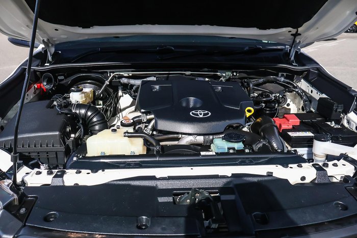 2023 Toyota Hilux SR