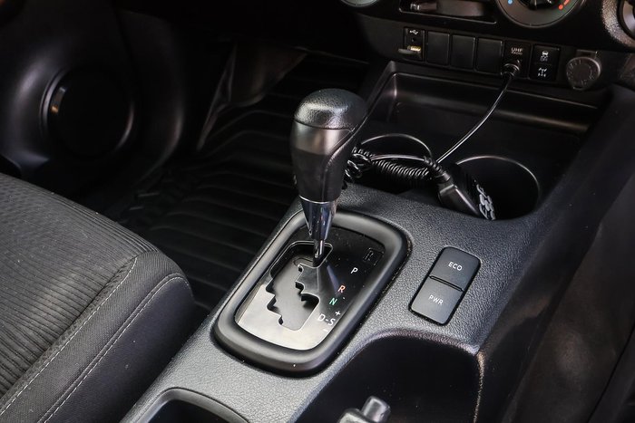 2023 Toyota Hilux SR