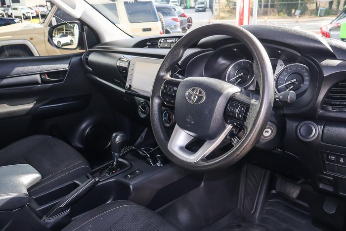 2023 Toyota Hilux SR