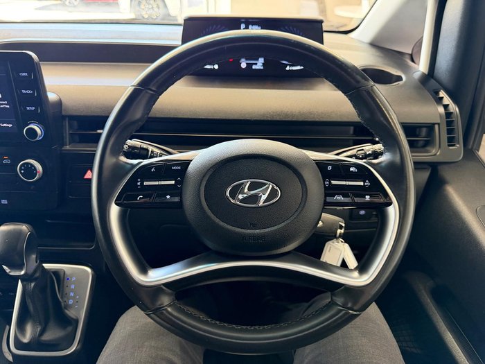 2022 Hyundai STARIA LOAD