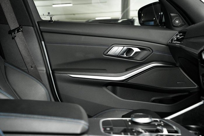 2023 BMW 3 Series 320i M Sport