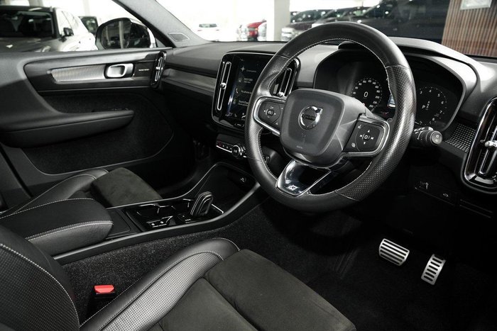 2018 Volvo XC40 T5 R-Design