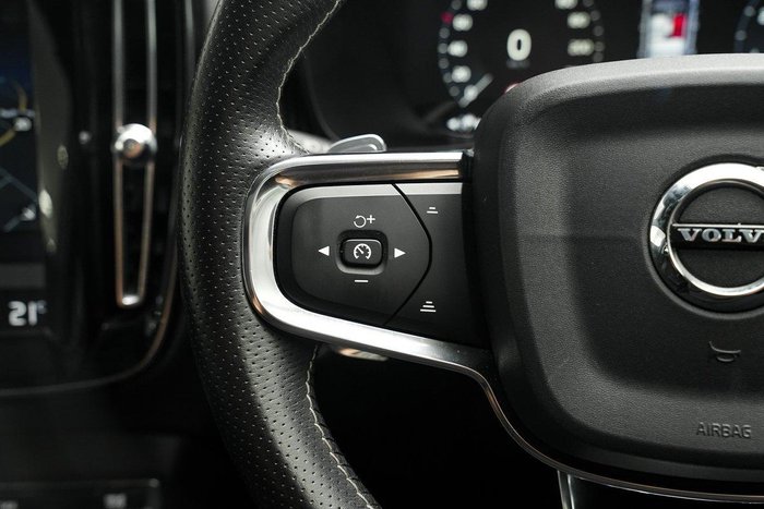 2018 Volvo XC40 T5 R-Design