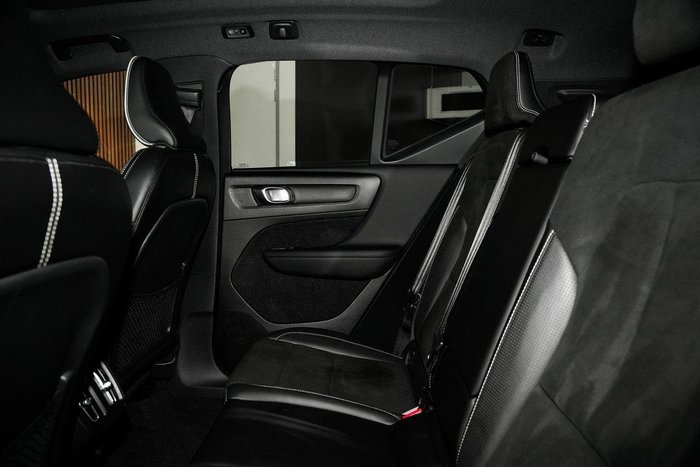 2018 Volvo XC40 T5 R-Design