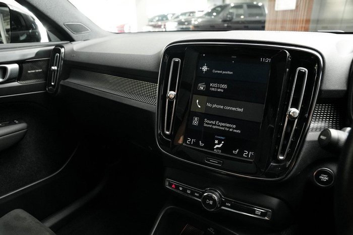 2018 Volvo XC40 T5 R-Design