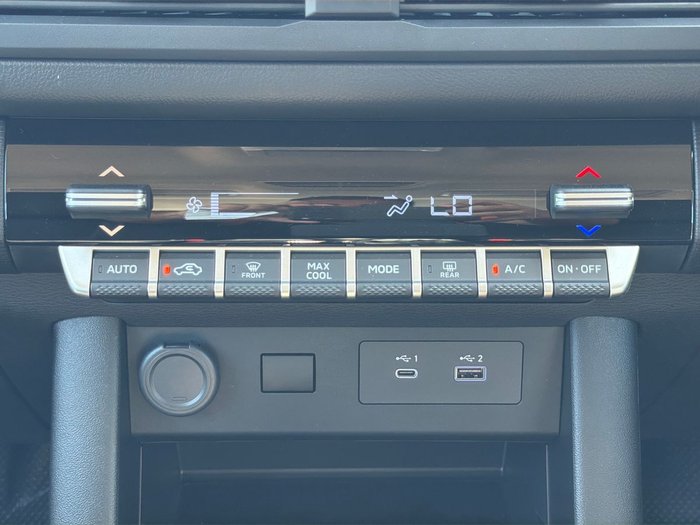 2025 Mitsubishi Triton GLX