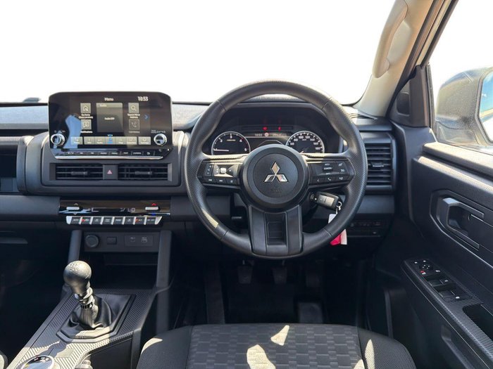 2000 Mitsubishi Triton