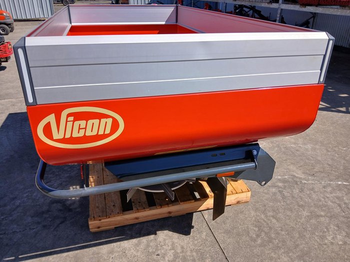2025 Vicon Ro-M 1550 Red