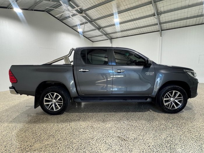 2020 Toyota Hilux SR5