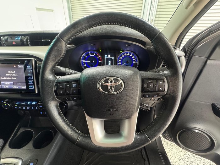 2020 Toyota Hilux SR5