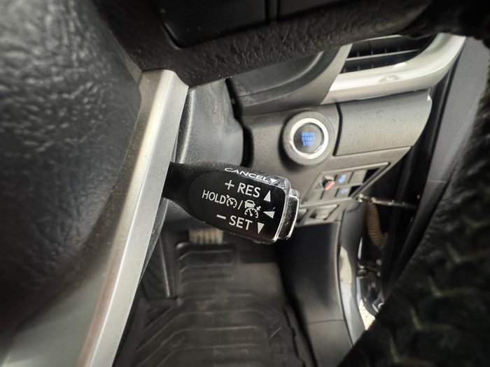 2020 Toyota Hilux SR5