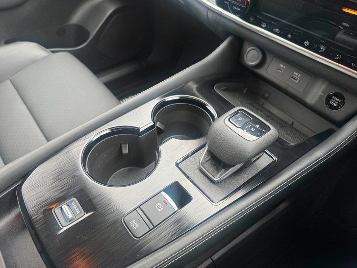 2025 Nissan X-TRAIL ST-L