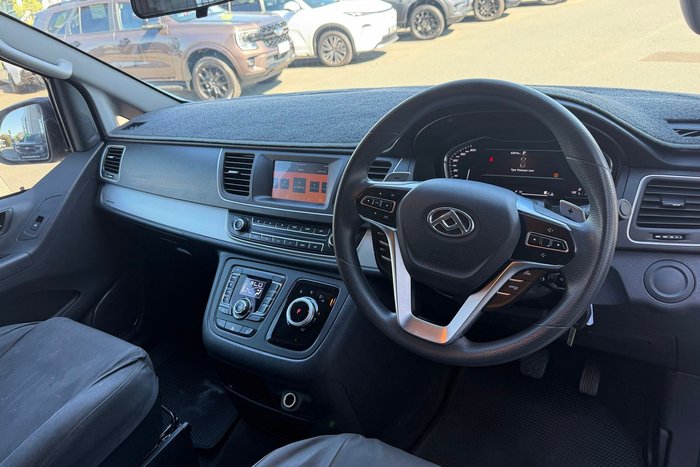 2022 LDV G10 +