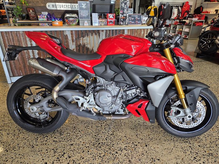 2025 Ducati Streetfighter V2 S