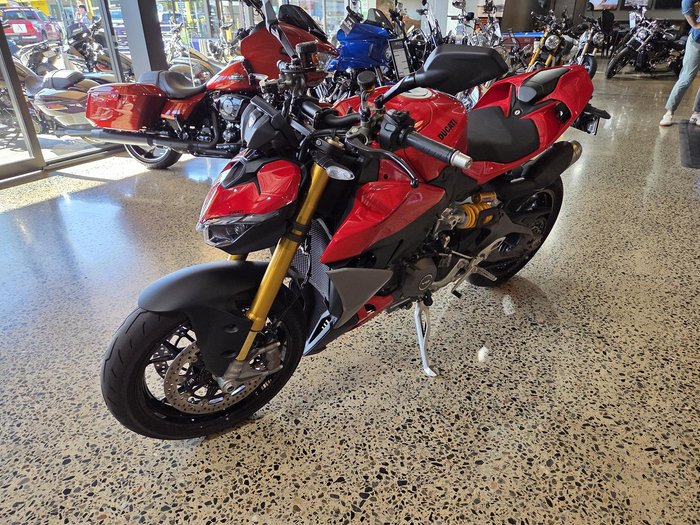2025 Ducati Streetfighter V2 S