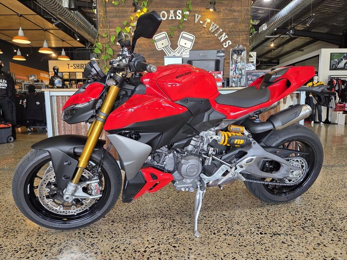 2025 Ducati Streetfighter V2 S