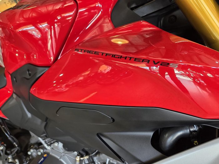 2025 Ducati Streetfighter V2 S