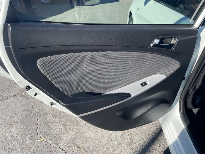 2013 Hyundai Accent SR RB3 Crystal White