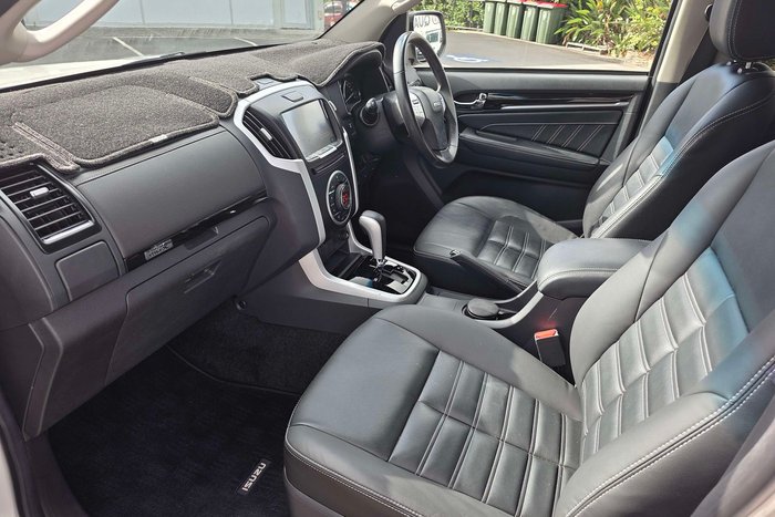 2021 Isuzu MU-X LS-T