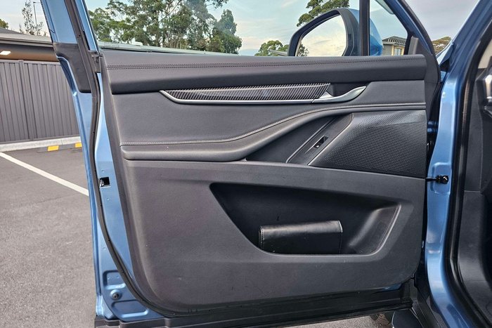 2022 LDV D90 Executive