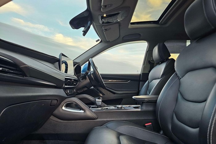 2022 LDV D90 Executive