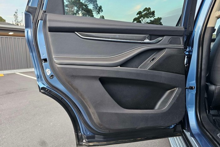 2022 LDV D90 Executive