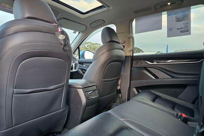 2022 LDV D90 Executive