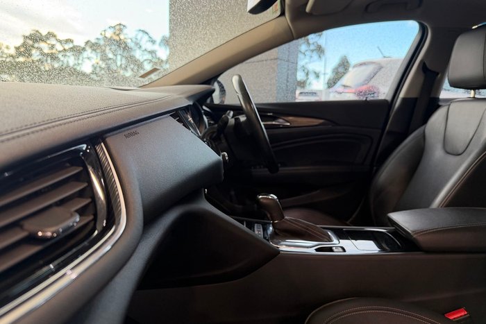 2019 Holden Calais V