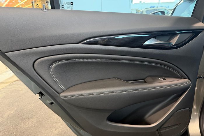 2019 Holden Calais V